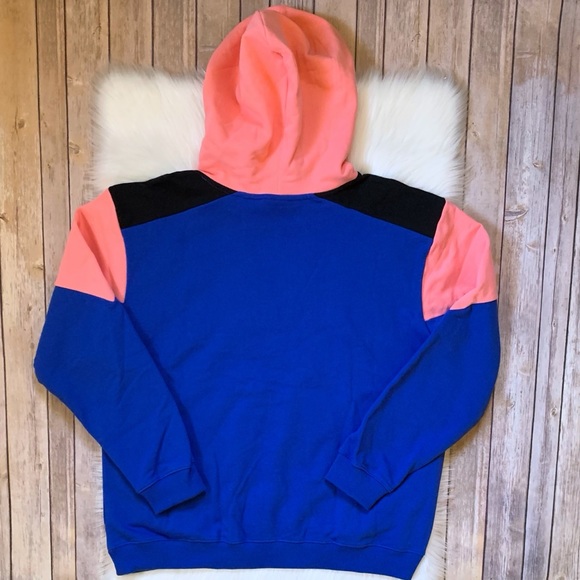 The North Face Men’s Extreme Pullover Hoodie - Picture 3 of 6